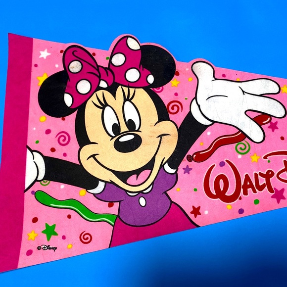 WALT DISNEY WORLD VTG 90’s MINNIE MOUSE PINK SOUVENIR PENNANT FLAG RARE LG 30” - Picture 2 of 13